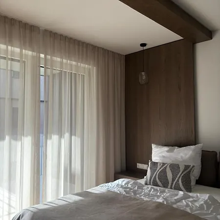 Steinberg Apartment *